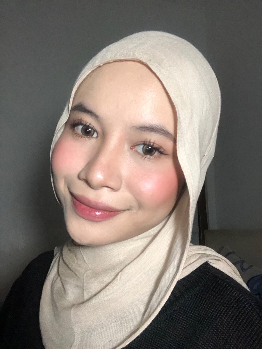 ccloudynae's tweet photo. Day 1 ikutin hacks jepit bulumata ala MUA dan hasilnya beneran STAYY SEHARIAN 💋

Liat deh bulu mata gue bisa selentik ini, padahal cuma dijepit dan dipakein maskara. Melengkung cantik dan nggak patah sama sekali! https://t.co/qZFCLr3ONz