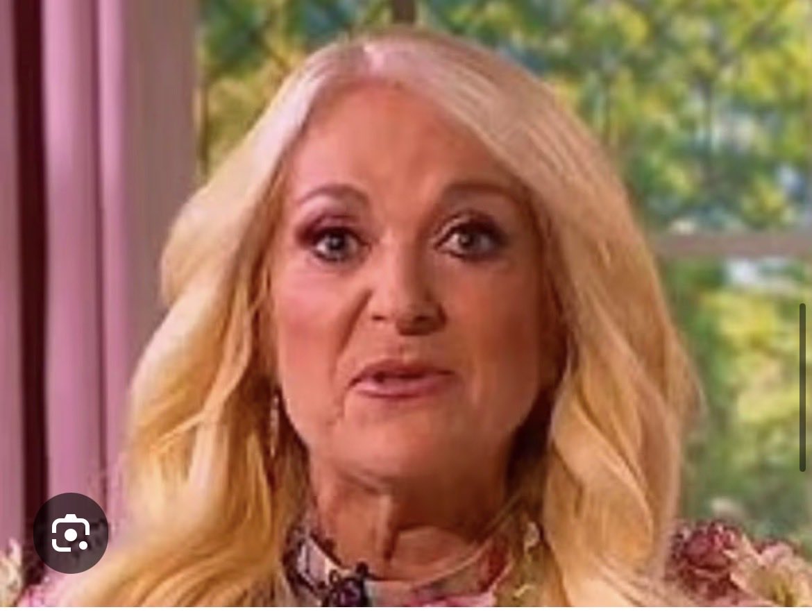 JohnStealer's tweet photo. This is Israeli asset Vanessa Feltz. 

She replaced Sangita Myska on LBC.

Sangita was sacked within 48 hrs of asking Israeli spokesman Avi Hyman questions he didn't like.

Feltz who replaced Sangita claims that Israel doesn't use
"genocidal talk" when referring to Palestinians. https://t.co/vfC1F67Ehk