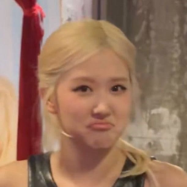roseprotectrr's tweet photo. ROSE ;<3 https://t.co/PTf5oAkOB7