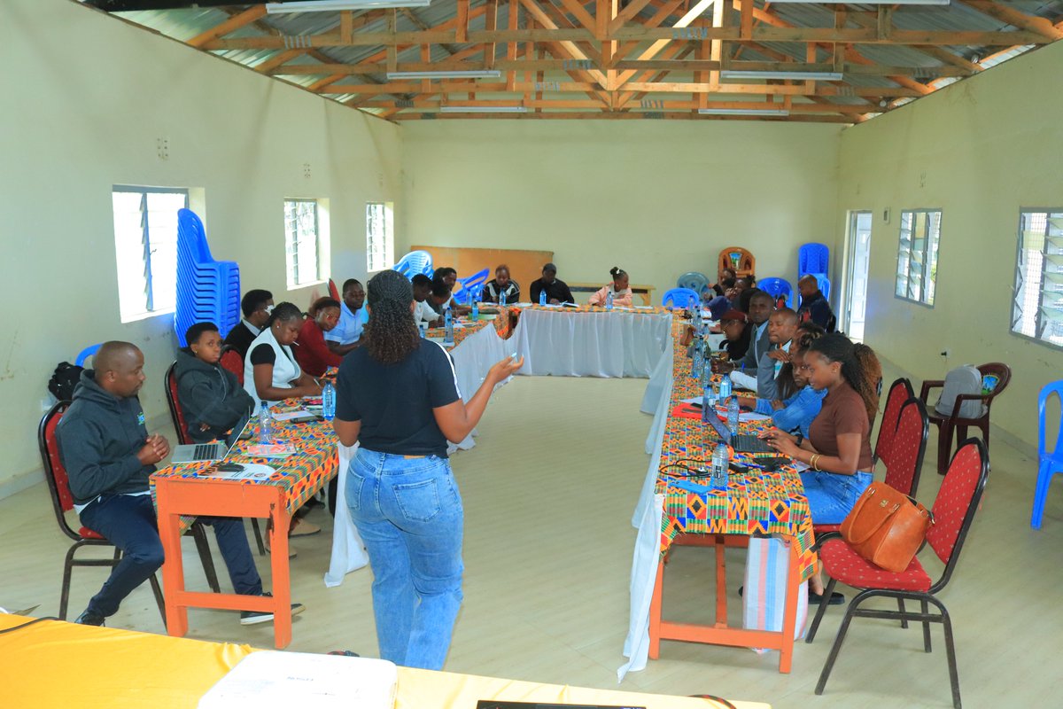 Maskani254's tweet photo. Social media has become a powerful space for young people to turn community concerns into public action. At #MaskaniKitui, participants are learning how to use digital platforms strategically to amplify local issues, shape public narratives, mobilise communities, engage decision-makers, and demand accountability.
The goal is not simply to make noise online, but to build informed conversations that can translate into meaningful civic action and change within communities.
#MaskaniKitui #SocialMediaForAdvocacy #DigitalAdvocacy #YouthEngagement #CivicAction