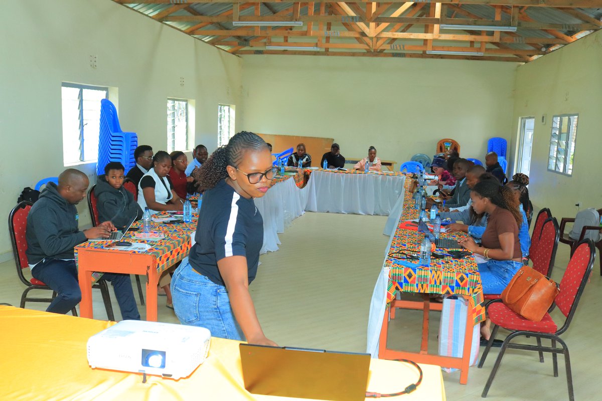 Maskani254's tweet photo. Social media has become a powerful space for young people to turn community concerns into public action. At #MaskaniKitui, participants are learning how to use digital platforms strategically to amplify local issues, shape public narratives, mobilise communities, engage decision-makers, and demand accountability.
The goal is not simply to make noise online, but to build informed conversations that can translate into meaningful civic action and change within communities.
#MaskaniKitui #SocialMediaForAdvocacy #DigitalAdvocacy #YouthEngagement #CivicAction
