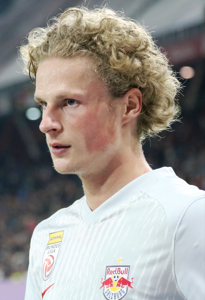 SuiveurLillois's tweet photo. Le LOSC devrait remplacer Ayyoub Bouaddi par Maurits Kjærgaard selon la presse autrichienne. Piste confirmée par @LePetitLillois. Visite médicale programmée.

Il a joué 32 matchs, marqué 5 buts et délivré 9 passes avec Salzbourg l’an dernier.

Le sous-marin a encore frappé. https://t.co/zXKQY5N3mr