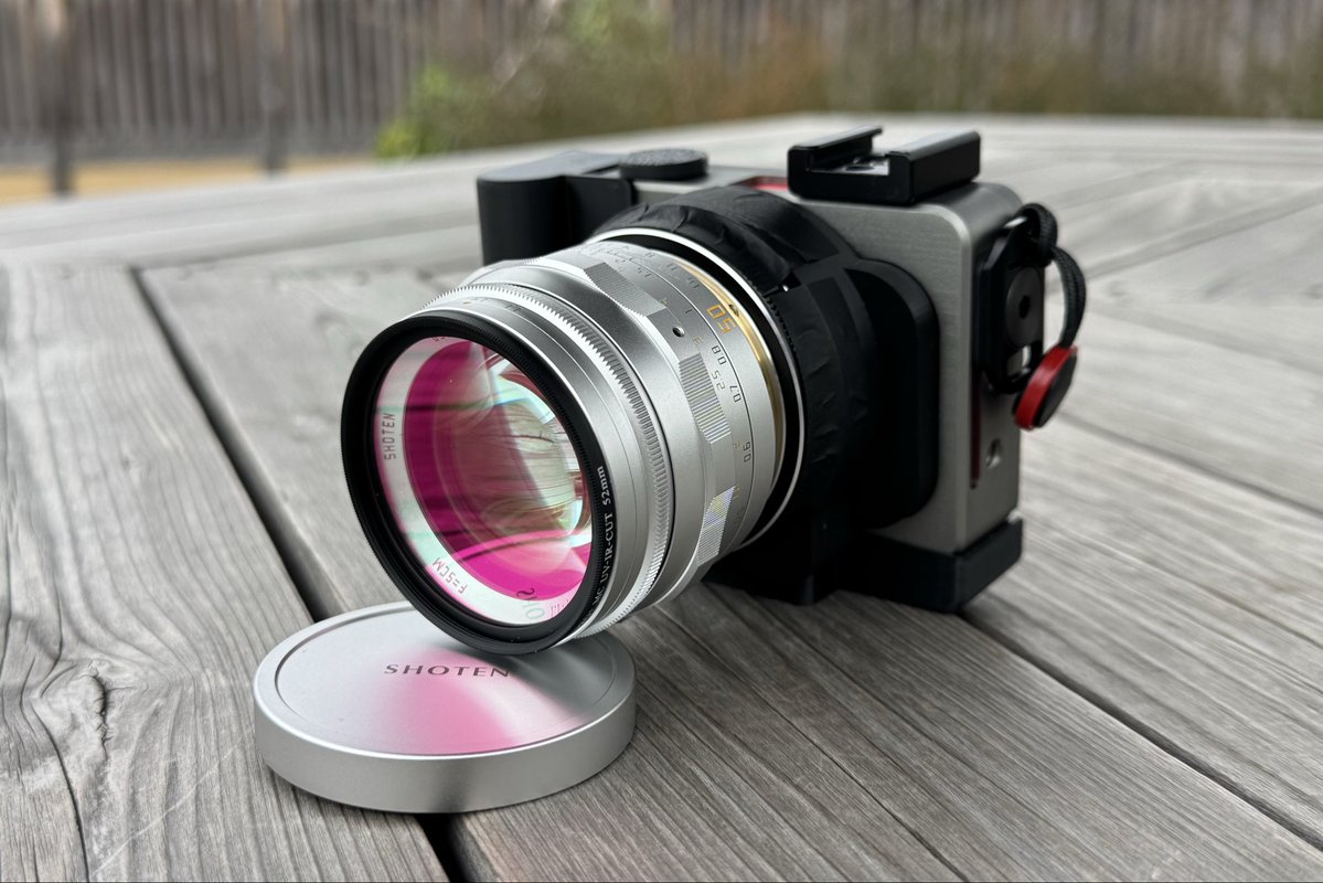 kamitabaphoto's tweet photo. 『アンデジ』ことアンパンマンキッズカメラですが、研鑽に研鑽を重ねた結果(諸説あり)かなり極まってきたなという印象です。

随分とガワとしてのカタチは変わってしまいましたが、常に目指しているのは自分なりの表現の世界。そこは最初から1mmも変わっていません。

#アンデジ
#トイカメラ https://t.co/qKDq98upA9