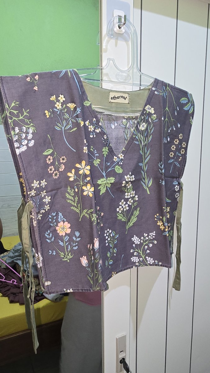 dattearu's tweet photo. Wts Preloved Baju, Kemeja, Rok, Vest dll. Aku mau jual dan semua kondisinya masih bagus. TB/BB ku 156cm/55kg.

Bisa cod area Malang (sawojajar) atau bisa juga via Shopee. 

Aku upload satu-satu di bawah, kalau ada yang tertarik bisa langsung komen/DM yaa. https://t.co/H34MIYsgWo