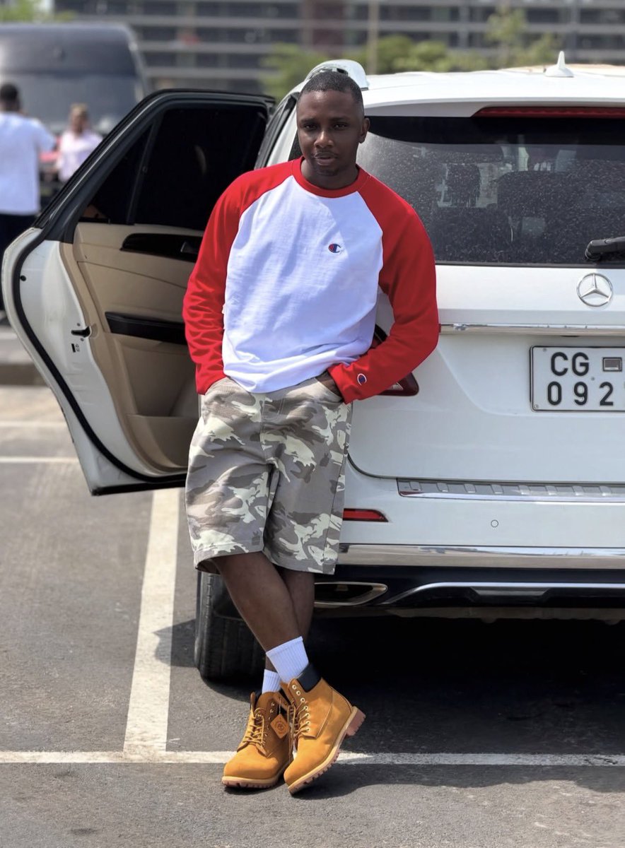 favournjoku593's tweet photo. Steeze competition who is winning ? 🔥 

Abazz                                          Dami            Senu https://t.co/NGDjpH9NZB