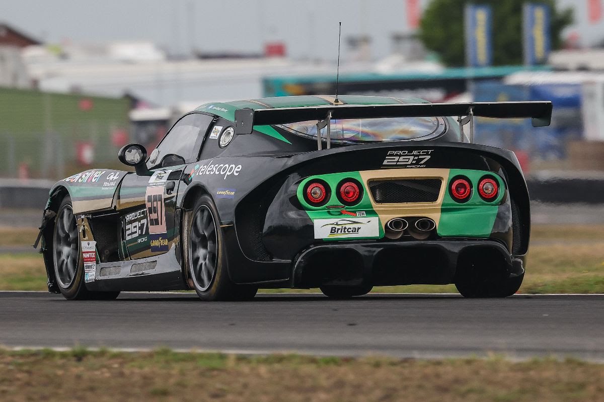 CarlGarnett's tweet photo. Third win of the season ๐
The perfect way to sign off a challenging couple of days at Snetterton, after a brilliant team effort!
๐ฐ Race report: https://t.co/VRxB7c8cEU
Only two rounds left this year ๐
#CG19 @TeamTelescope https://t.co/5eT86WaGJK