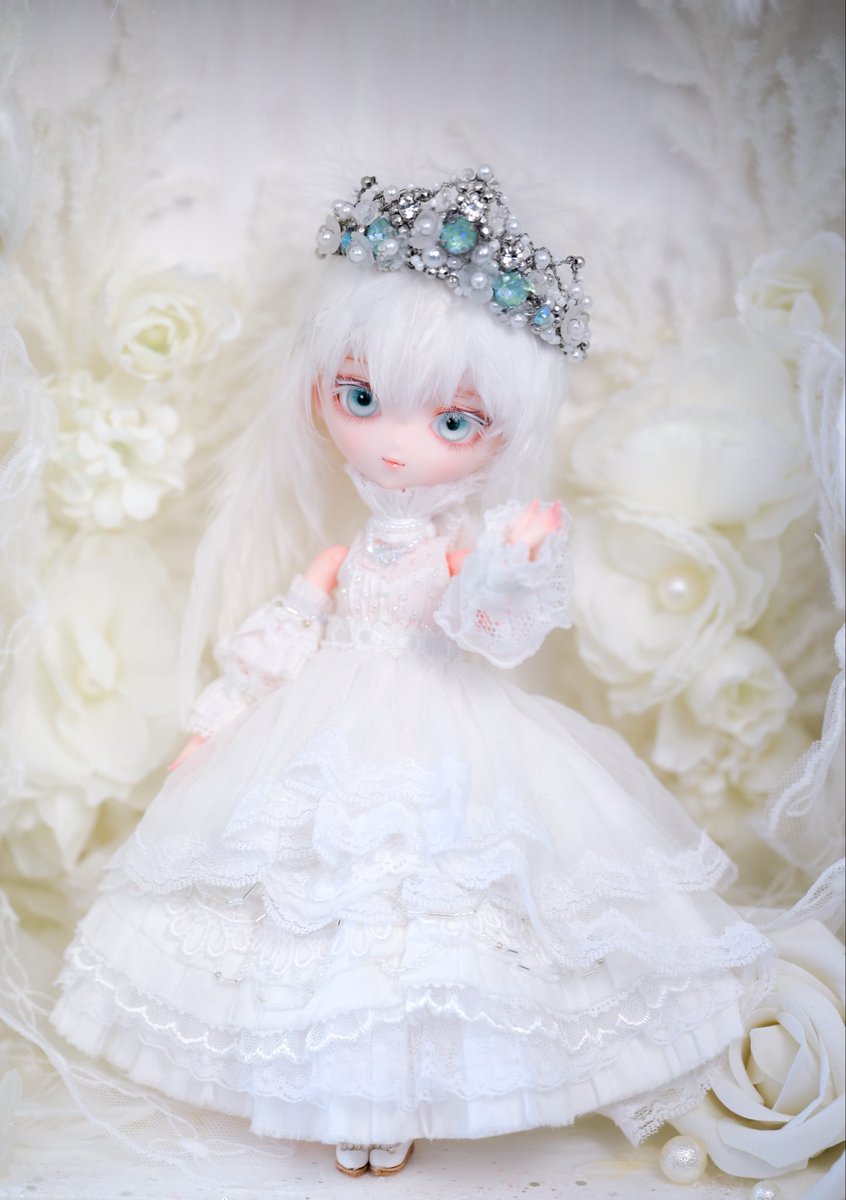 meguru_611's tweet photo. 【個展作品紹介①】

『innocent』

白は、はじまりの匂いがする。
季節のめぐりの外側で、彼女は静かに微笑む。
触れた指先まで澄んでいくような、やわらかな無垢の光。

—————————————————
Harmonia bloom Nepeta head&amp;bady（sunrise）

#巡るっこ
#巡る個展 https://t.co/aJArCpGENR