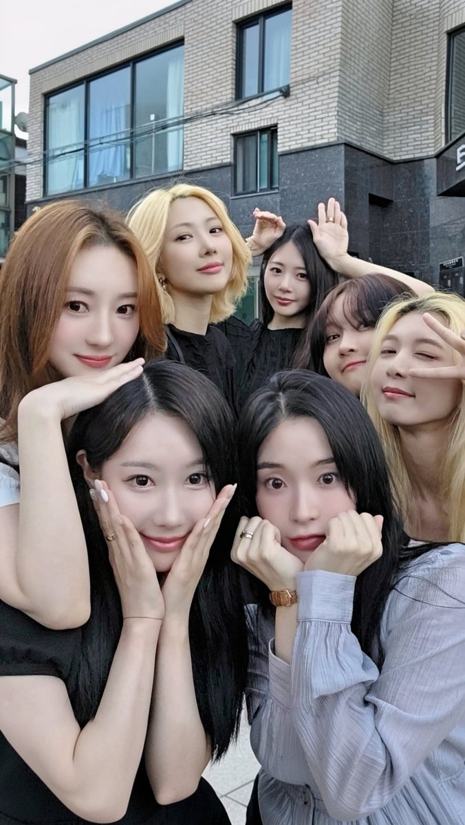 2Moori's tweet photo. [IG] 260831 SUA

Dreamcatcher got together after a long time😁

https://t.co/22JhQSIP3S
#Suastagram https://t.co/AaALShdtGM