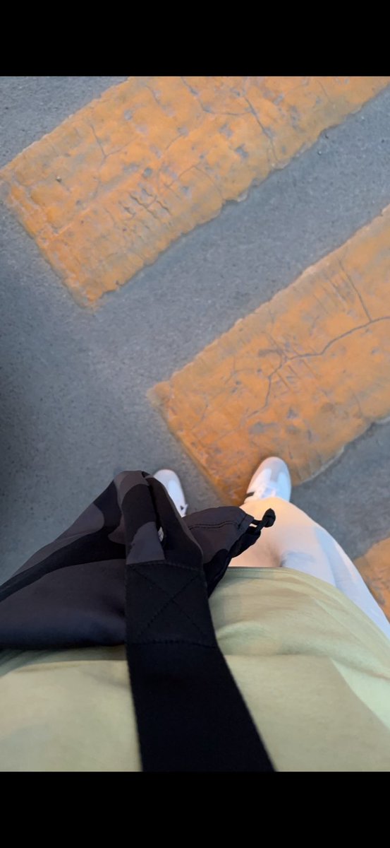 Clonidin3's tweet photo. 看好你们的女朋友 https://t.co/u9x619EgBY