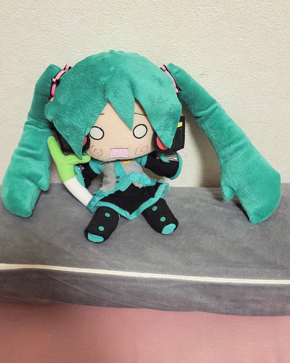 ued910t's tweet photo. #マジカルミライ２０２６ に行けなかった土日の俺の姿 https://t.co/lTC5dt49jP