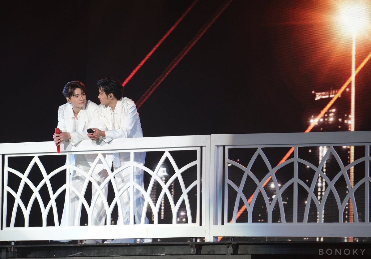 bonoky's tweet photo. เป็นรอยยิ้มของกันและกัน ไม่เกินจริง
อิจฉาวุ้ยๆ 🥰

@kristtps
@stjinx_maya

#SOTUS10thYearConcert
#คริสสิงโต https://t.co/msV4wsSVuu