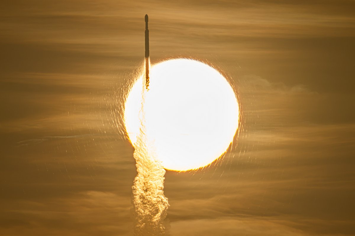 ESA_Italia's tweet photo. Congratulazioni per il successo del lancio di @NASARoman .
@esascience @esa
#cosmology
#exoplanets https://t.co/Di1xCp5xb4