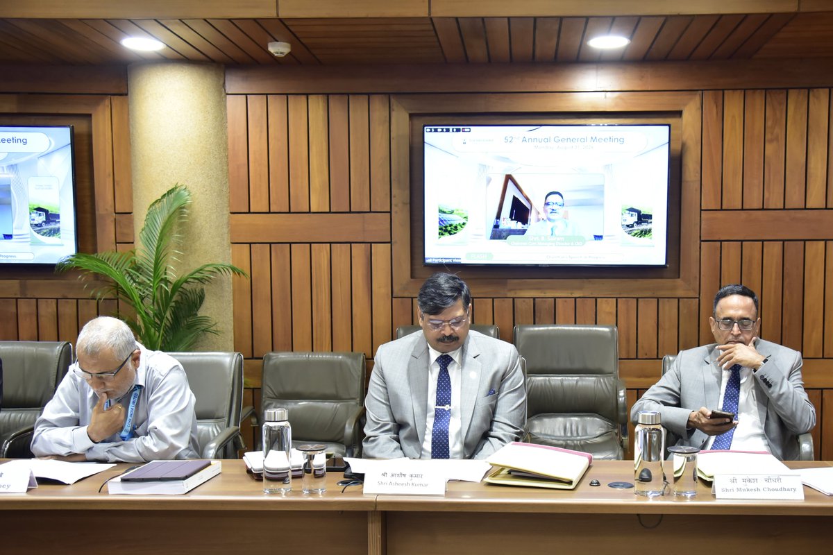 CoalIndiaHQ's tweet photo. 𝐂𝐨𝐚𝐥 𝐈𝐧𝐝𝐢𝐚’𝐬 𝟓𝟐𝐧𝐝 𝐀𝐧𝐧𝐮𝐚𝐥 𝐆𝐞𝐧𝐞𝐫𝐚𝐥 𝐌𝐞𝐞𝐭𝐢𝐧𝐠 𝐇𝐞𝐥𝐝

The 52nd Annual General Meeting (AGM) of Coal India Limited was held through video conferencing. Chairman Shri B. Sairam; Director (Marketing/HR) Shri Mukesh Choudhary; Director (Finance) Shri Mukesh Agrawal; Director (Technical) Shri Achyut Ghatak; Director (Business Development) Shri Asheesh Kumar; and the Independent Directors participated in the meeting. Smt. Rupinder Brar, Additional Secretary, Ministry of Coal, and Shri Ashim Kumar Modi, JS & FA, Ministry of Coal, joined the AGM virtually from New Delhi.

Chairman,Shri B. Sairam addressed the shareholders and highlighted Coal India’s physical and financial performance, key milestones achieved during 2025–26, and the company's continued contribution to India’s energy security.

The shareholders participated virtually and interacted with the Board during the AGM. Responding to the questions raised, CIL Chairman Shri B. Sairam reaffirmed Coal India's unwavering commitment to India’s growth story with a clear focus on strengthening production, evacuation capacity, expanding our footprint in renewable energy and coal gasification, and maintaining financial discipline.

#CoalIndia 

@kishanreddybjp| @satishdubeyy| @CoalMinistry|  @KishanreddyOfc| @PIB_Coal|