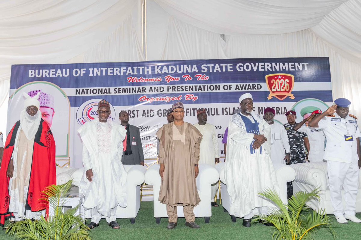 Waspapping_'s tweet photo. Governor Uba Sani served as Special Guest of Honour at the National Seminar of Fityanul Islam of Nigeria, held at the newly commissioned Muhammadu Buhari Hall in Kaduna. The seminar brought together over 2,000 members of the First Aid Group from across the country for training in administration, first-aid response, discipline, dress code, and specialised sessions by the NDLEA and FRSC.

Governor Uba Sani also received an Award of Excellence in recognition of his administration’s achievements in security and public safety, responsible leadership and humanitarian support, which he accepted on behalf of the good people of Kaduna State. 

#WorkingForKaduna