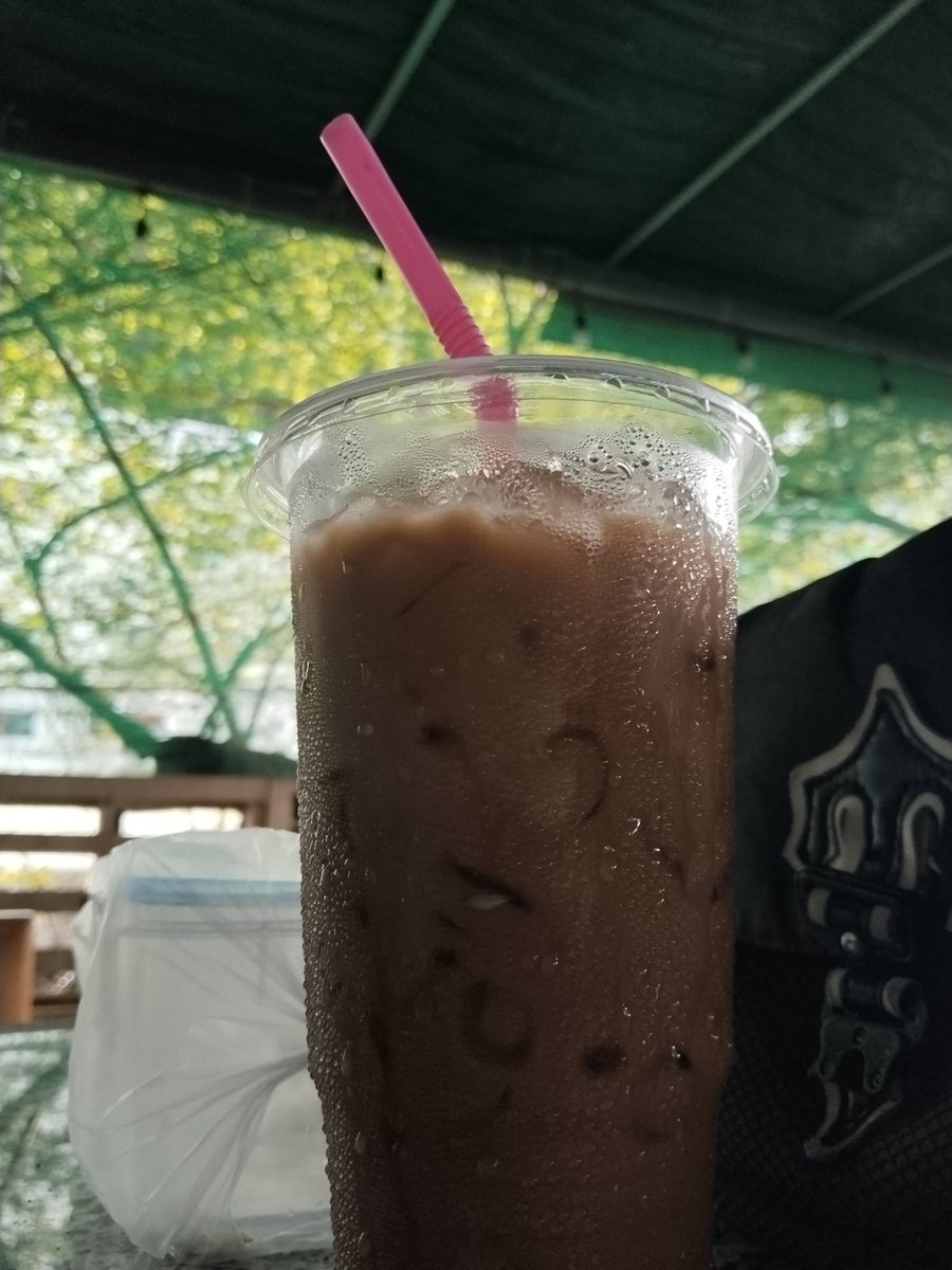 PolaPusaka's tweet photo. Bagai mana hari Senin kalian :) 
Punya ku sedang menikmati segelas kebingungan https://t.co/kYJ7cs8jMo