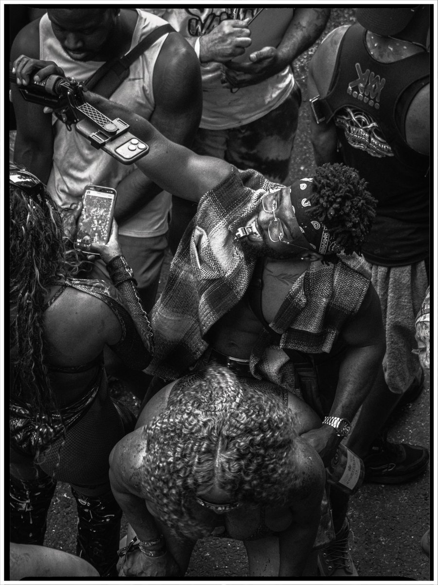 itsedendion's tweet photo. NOTTING HILL CARNIVAL THROUGH MY LENS 📸🇯🇲🧏🏾‍♀️ https://t.co/sAZcMsVTqY