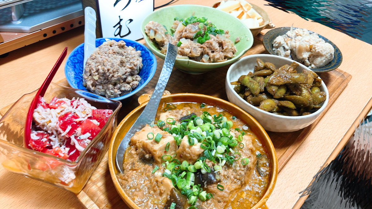 ofuromu's tweet photo. 料理をお皿に持ってからの写真をあまりとれなかったので…お写真お持ちの方いらっしゃればぜひください笑
今日のお昼で昨日の残りを頂きました。バケット美味いな〜。
ほんまは皆様にお出しする器も全部陶器にしたいんですが、扱いきれなくてすみません😞
美味しいの声とっても嬉しかったです！ https://t.co/VYqeIbmb5c