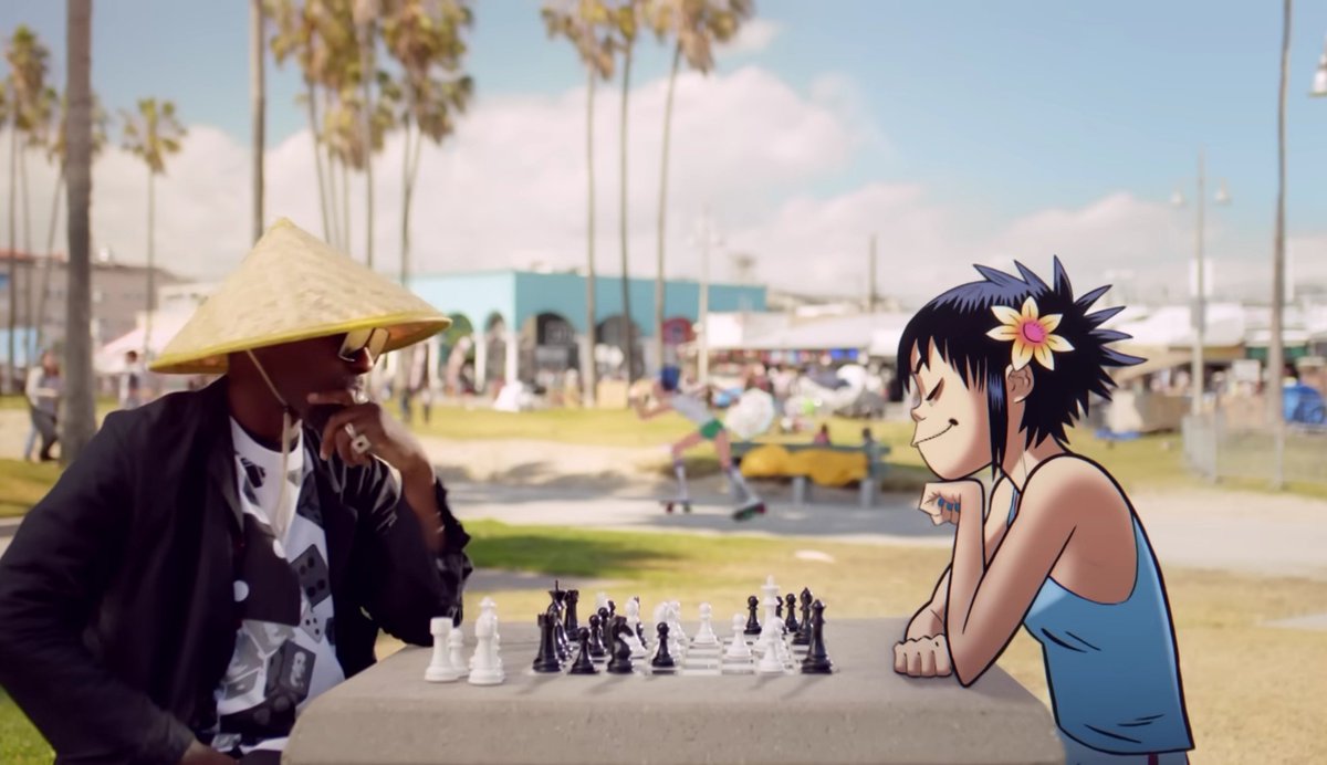 timelyhumility's tweet photo. 2D in the bac- Oh hi Noodle! https://t.co/iIS7cPA4MM