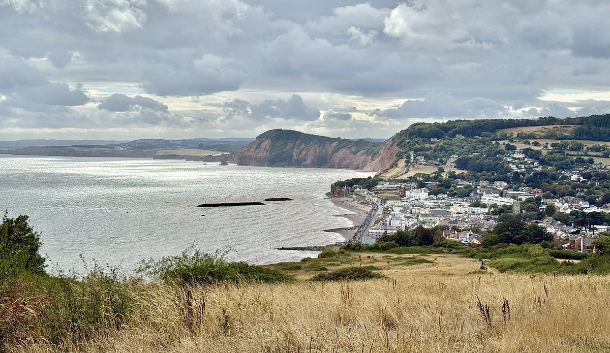 CraigStoneUK's tweet photo. Great view of #Sidmouth from the hill of #Salcombe. 

Perfect setting for #photographing the #Airshow at Sidmouth #Regatta https://t.co/apJbiZDRfK