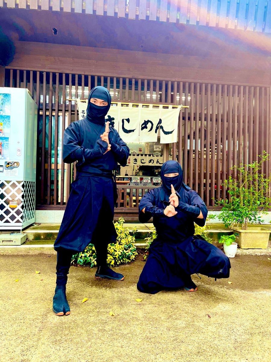 menruisyokudou's tweet photo. 再度のお知らせですが
10月より入園料の改定があります💰

入園料 500円→1000円
年パス 2000円→4000円

年４回以上入園する方は
ぜひ9月末までに
年パスをご購入下さい🏯

定期観覧券の取扱いについて📢
https://t.co/T56NULyJZV

#鳴海伊賀衆 #忍者
#名古屋城 #きしめん

\\ 🥷✨🥷 // https://t.co/xnAjpsAjvc