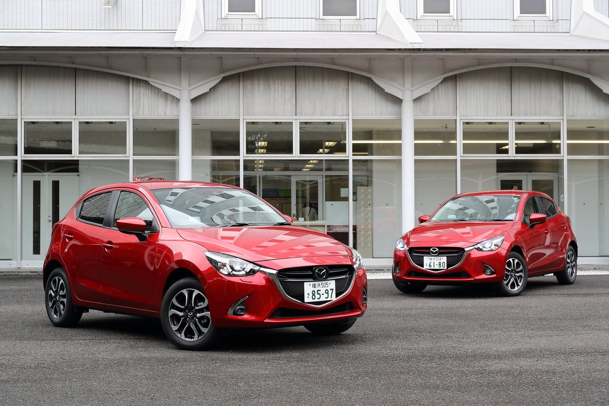 bestcarmagazine's tweet photo. 2026年8月末を以て生産終了となったMAZDA2。デミオ時代から約30年マツダのコンパクトカーを支えてきた功績はやはり大きい。歴代モデルを振り返りつつ、気になる次期型の可能性にも迫る！そしてありがとうデミオ、MAZDA2！また逢う日まで
#デミオ #MAZDA2 #ZoomZoom #マツダ
https://t.co/oz9mkna1bb https://t.co/c9yxQjaa7s