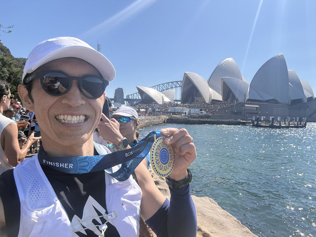 nonnoneichan's tweet photo. シドニーマラソン行ってきた！
３０km付近から脚攣りながらも何と��ゴール
途中までガチランしてたから全然景色楽しむ余裕なかったけどゴールのオペラハウスの景色は最高でした！ https://t.co/lGXCrWraGz