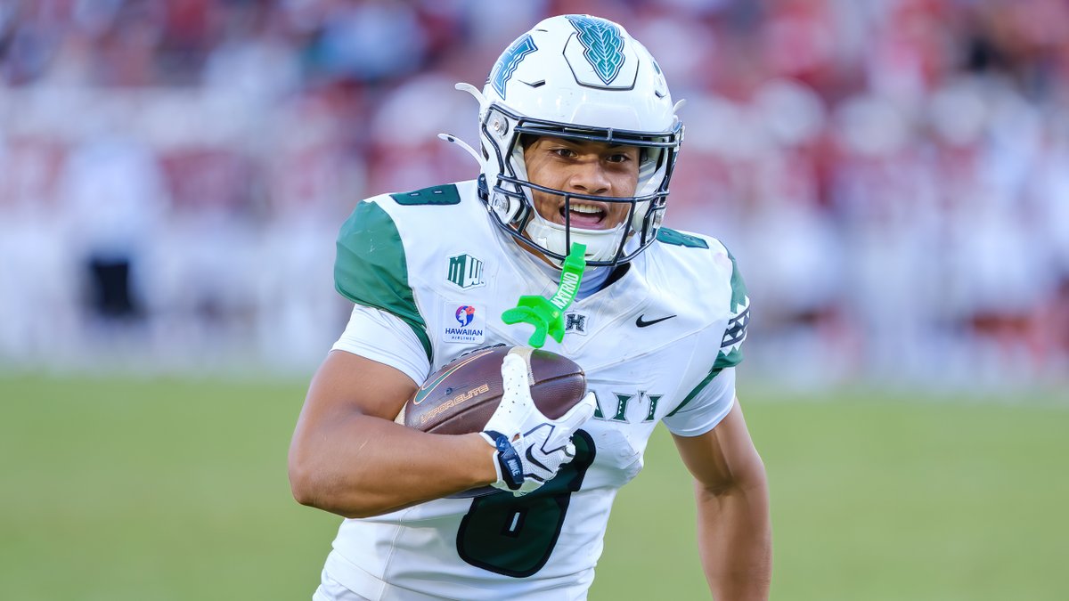MichaelLasquero's tweet photo. Tama Uiliata was #HawaiiFB's highest graded player per @PFF_College in the Rainbow Warriors' loss to Stanford (minimum 20 snaps).

81.7 — WR Tama Uiliata
76.3 — WR Kainoa Carvalho
73.5 — SS Kona Moore
72.5 — SS Matagi Thompson
71.9 — RB DeVon Rice
71.3 — NT Geoffrey Speight Jr. https://t.co/wcTEKIJDK7