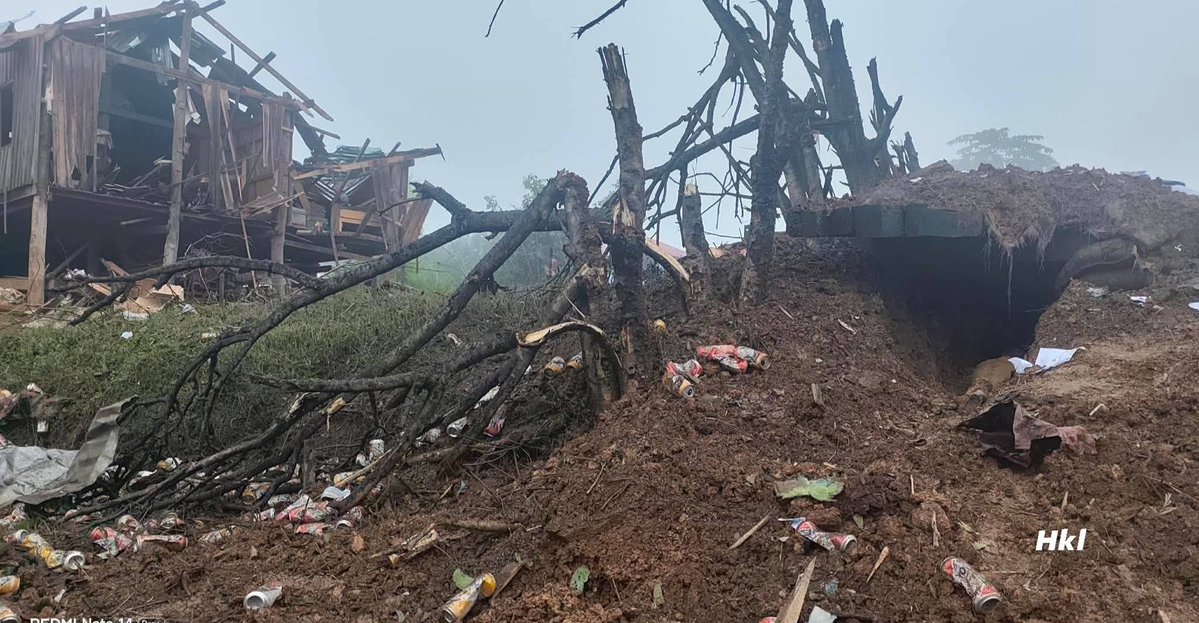 IrrawaddyNews's tweet photo. Eight civilians were killed and at least 10 others injured when two Myanmar military jets bombed villages sheltering internally displaced people near Mindat town in southern Chin State on Sunday. #WhatsHappeningInMyanmar https://t.co/NGeBtJMyDh