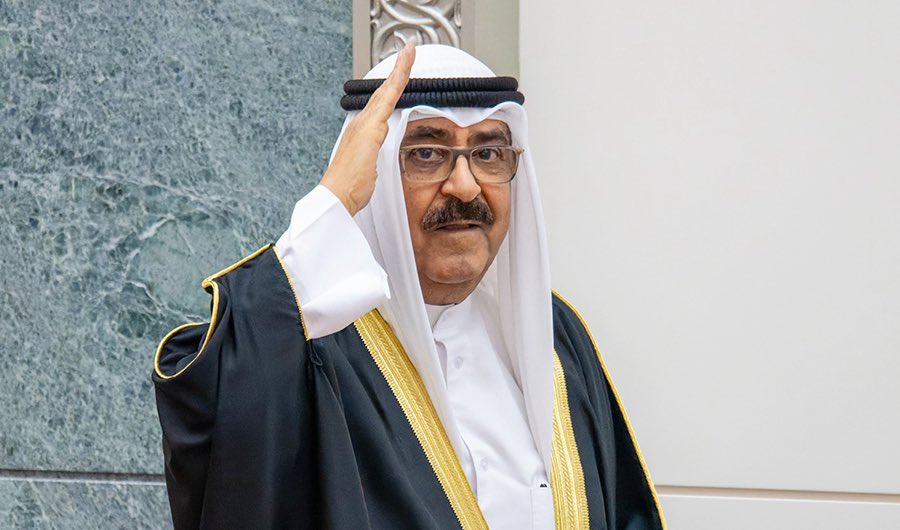 Meshari_Alsafi's tweet photo. #سمو_الأمير حفظه الله ورعاه يقود معركة الحزم والعزم في تطبيق القانون وإعلاء سيادة الدولة وترسيخ هيبة المؤسسات وحماية أمن الكويت واستقرارها.

• مرحلة عنوانها واضح لا أحد فوق القانون وسيادة الدولة خط أحمر.

• حفظ الله الكويت وأميرها وشعبها. https://t.co/ejUcrJ8Z93