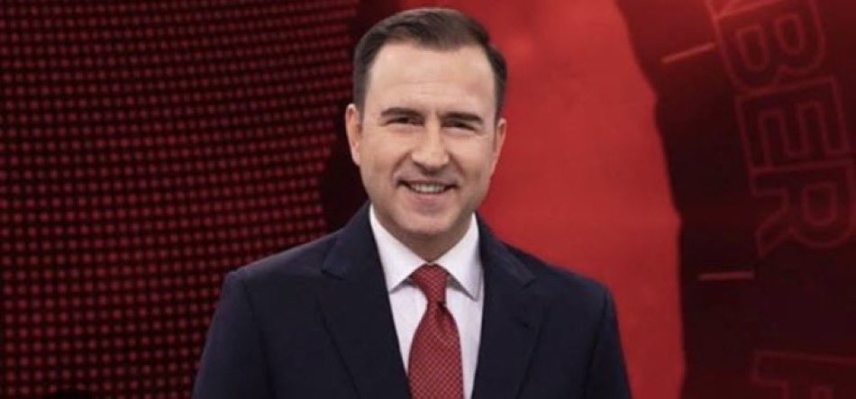 canarsuzu_06's tweet photo. Selçuk Tepeli :  

Ne kadar film, dizi çekerseniz çekin o hikayelerin hepsi padişahın İngiliz gemisine binip kaçmasıyla bitiyor…. https://t.co/tuK2p7jZh5