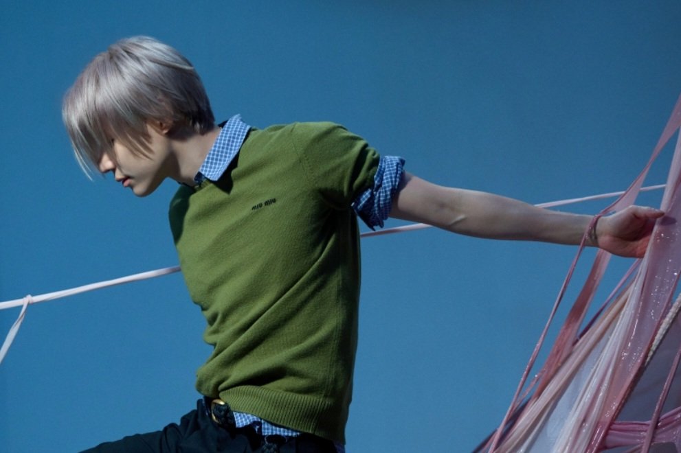 xoreasonox's tweet photo. #태민 지니 [PHASE 1 : Soft Violence] 자켓 비하인드 https://t.co/R0Gwobynh2