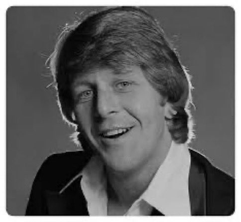 pillolerock's tweet photo. il 31 Agosto 2004 moriva
Carl Wayne,
nome d’arte di Colin David Tooley,
cantante e attore inglese,
membro fondatore e frontman
dei The Move.
Wayne ha pubblicato anche dei dischi
come solista e nel 2000 Wayne entra negli Hollies
#CarlWayne #pillolerock https://t.co/hTDZbxS3I5