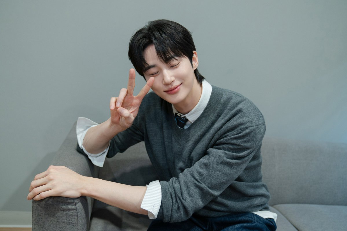 VARO_ent's tweet photo. [📷]

2026 ByeonWooSeok Asia Fanmeeting Tour
<The Secret Library> in Bangkok
Behind Photo 📸✨

🔗🐶 https://t.co/7Az30QuRj2

#변우석 #ByeonWooSeok
#바로엔터테인먼트 #VAROentertainment https://t.co/5ao30PIUYq