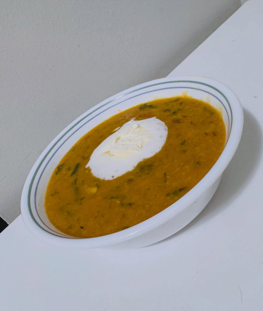 CyrilRunkle's tweet photo. Moong dal topped with a little makhani 🤤 The perfect dish for a snowy day like today. https://t.co/xTBASFsRPk