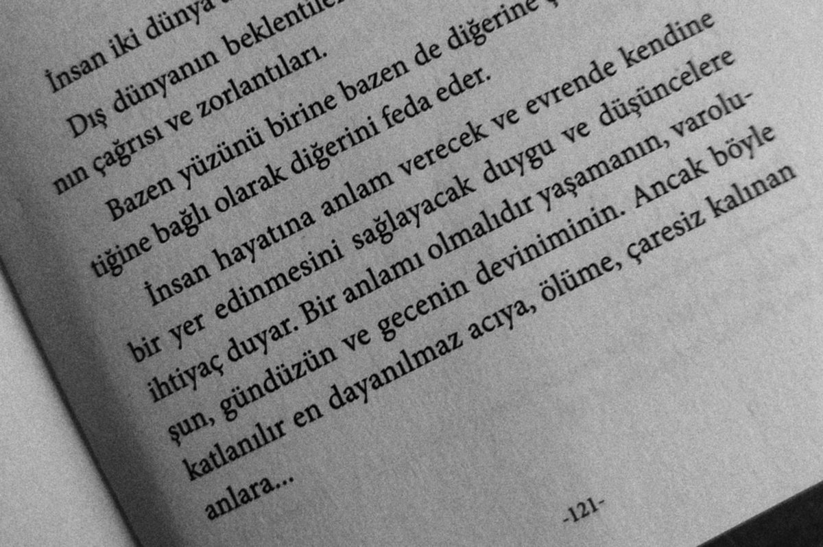 quamcogitas's tweet photo. "İnsan hayatına anlam verecek ve evrende kendine bir yer edinmesini sağlayacak duygu ve düşüncelere ihtiyaç duyar. Bir anlamı olmalıdır yaşamanın, varoluşun, gündüzün ve gecenin deviniminin. Ancak böyle katlanılır en dayanılmaz acıya, ölüme, çaresiz kalınan anlara.." https://t.co/EB7QYaAEaV