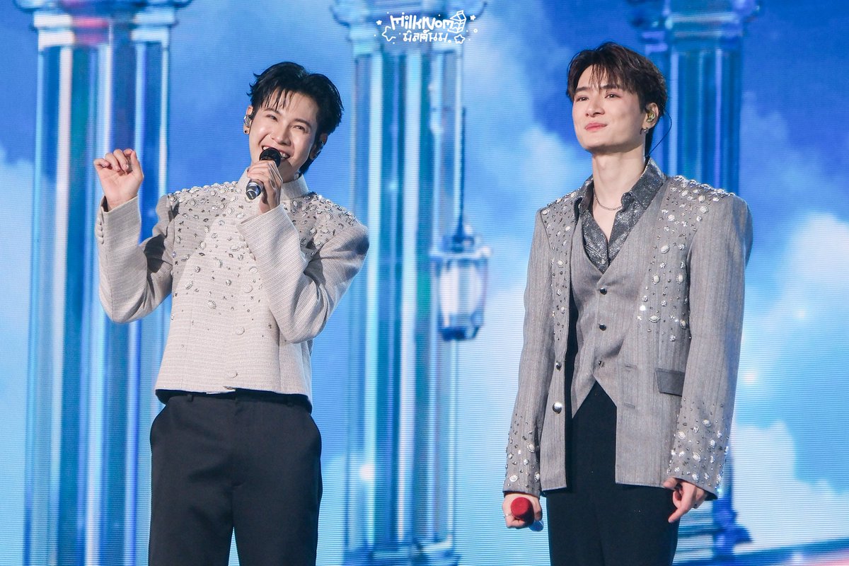 MilkNom505's tweet photo. ขอเติมรักจากเธอนิ๊ดดด..นึง @kristtps @stjinx_maya 🤭

SOTUS FRIENDSHIP NEVER ENDS

#SOTUS10thYearConcertD2 
#คริสสิงโต #ทีมพีรญา https://t.co/7ZSY6oAGlH