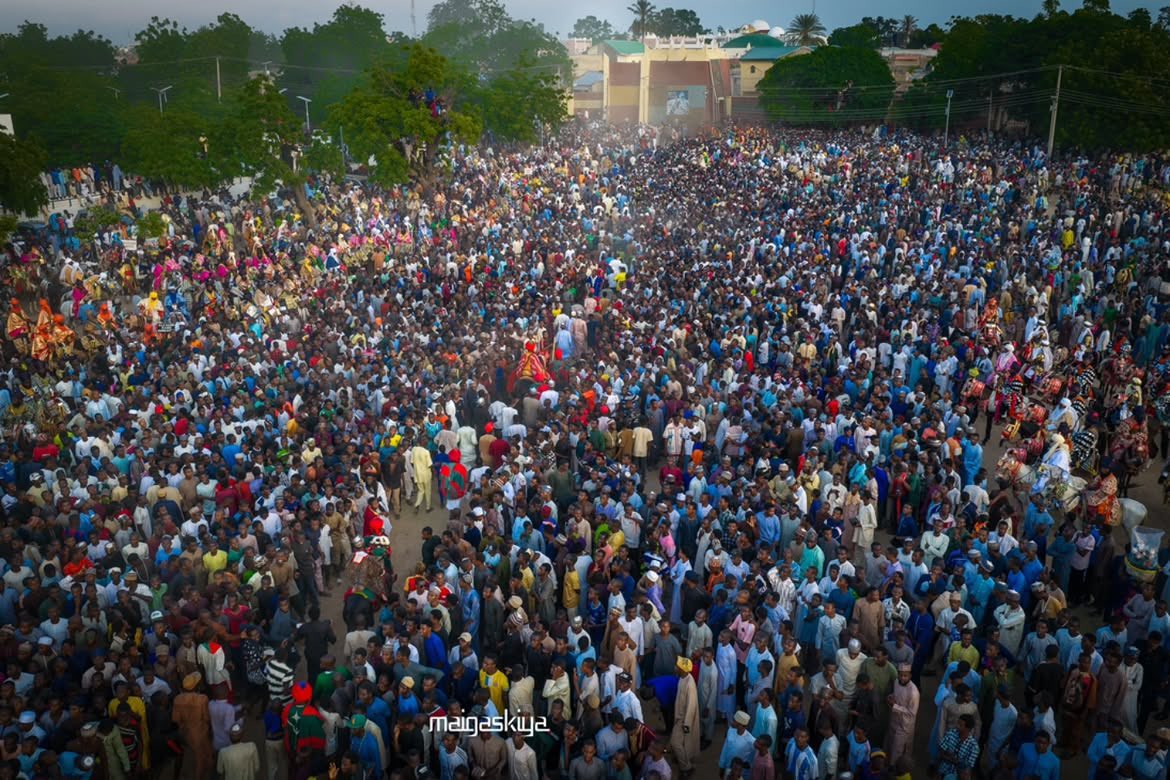 BashirAhmaad's tweet photo. Maulud Durbar in Kano. ♥️ 

“Kano, ko da me ka zo, mun fi ka.” https://t.co/SarwnGtXp8