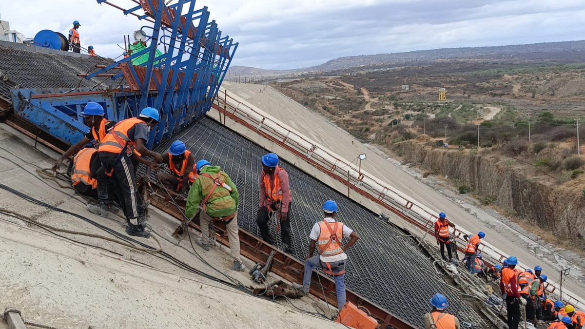 ThwakeWater's tweet photo. Works RESUME at @ThwakeWater. According to Water Secretary @EngSaoalima, CRITICAL WORKS  to be done 24/7  with IMPOUNDING of dam scheduled by end of Jan. 2027. @MOWSI_KE  has started packaging downstream works. 
@JKorir_K @mugaa_eric @AfDB_Group @makuenigovt @KituiCountyGovt https://t.co/R4tOLqEvum