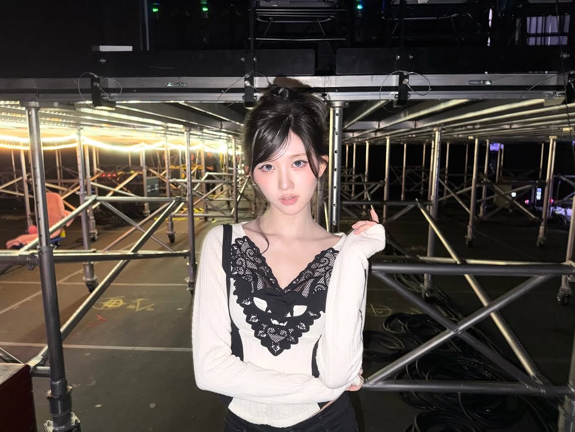 ivepics_'s tweet photo. gaeul instagram update https://t.co/G2ysTqA1Kc
