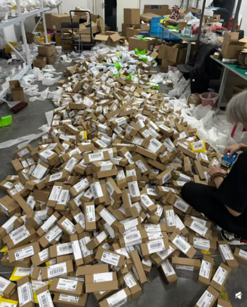 ccc050826's tweet photo. 🔔 Q4 peak season ahead

Dropshippers are about to face order surges. This is when your supplier’s order‑processing capacity gets truly tested.
Don’t let supply‑chain bottlenecks ruin your holiday sales 🔥 https://t.co/BxwQnVvhV1