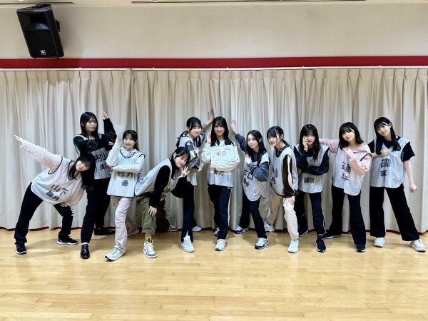 yungkeyasaku's tweet photo. 三期生集合写真尊い🌸🌸🌸 https://t.co/ipqPDKNzS7