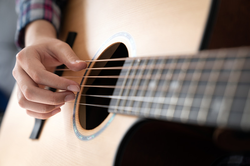 Romceli's tweet photo. Just got lost in this warm acoustic guitar track—chords hitting just right, making every busy Tuesday feel like a little retreat https://t.co/ONwyZO577o