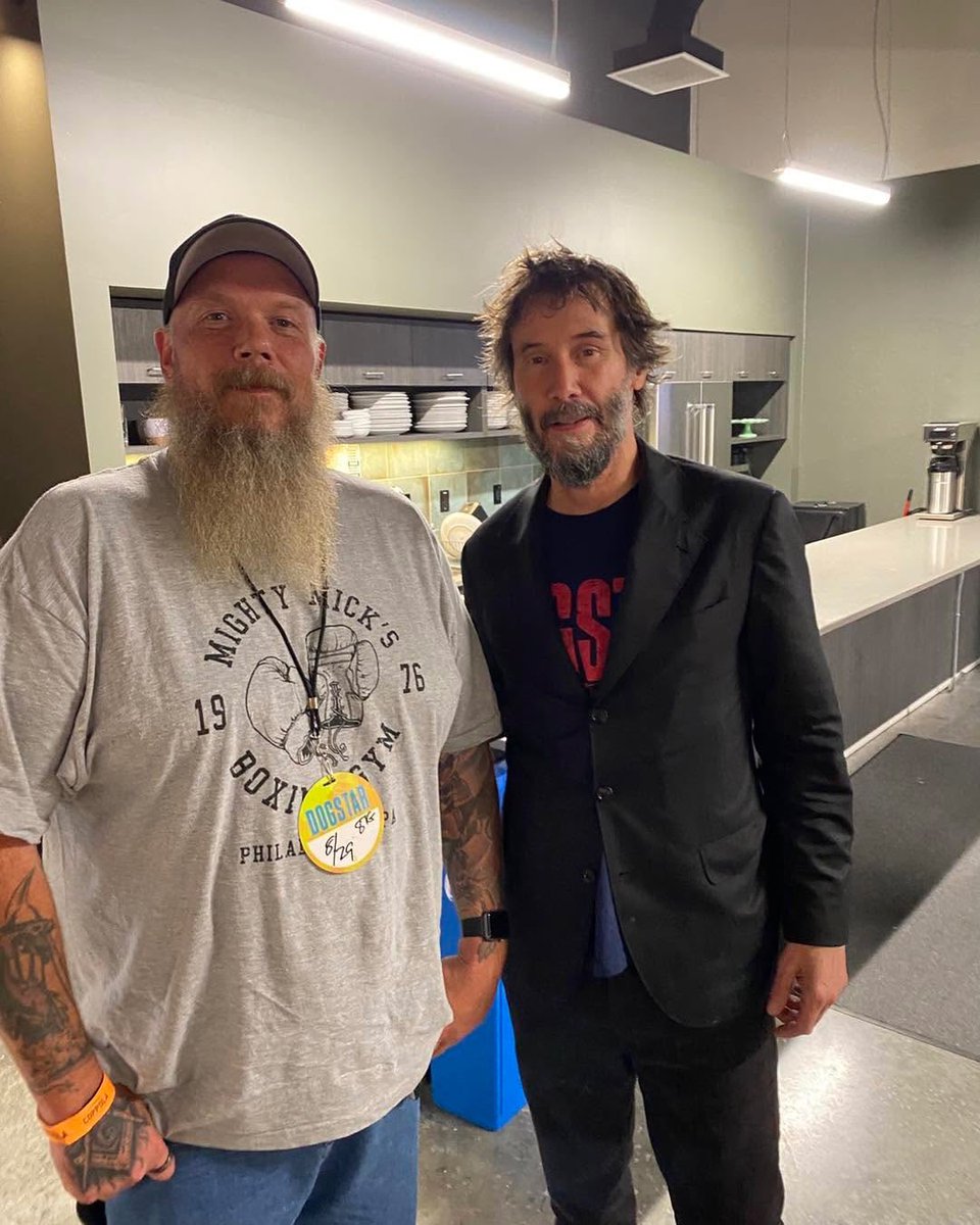 Karinamiller001's tweet photo. Dogstar energy doesn't stop when the stage lights go out!!

"Had a great night hanging out with Dogstar. My daughter was very happy and had a lot of fun." https://t.co/hQVMVGNfJ5