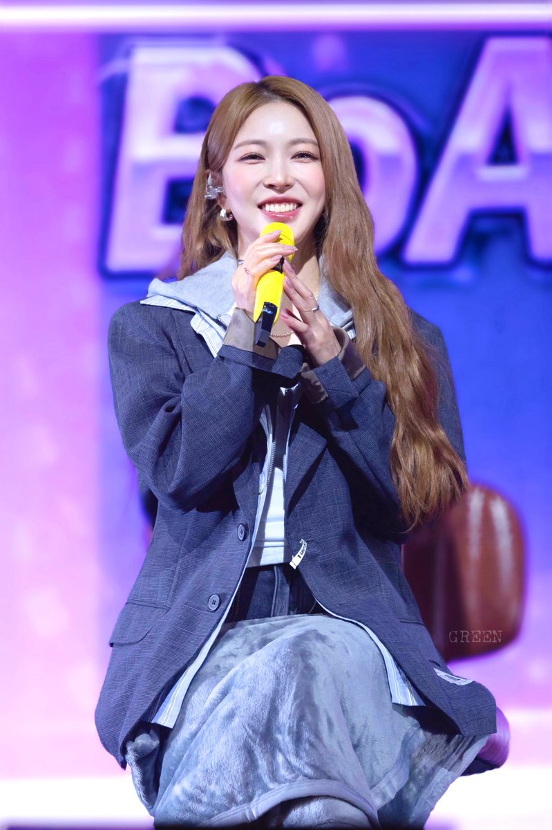 nbdcrswim's tweet photo. 마카오에서 만나서 진짜 반가워요 언니🥹🥰

#BoA #보아 
#BoA_FANCONCERT https://t.co/7yirygeB10