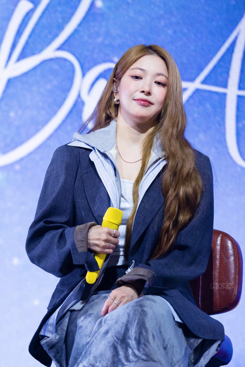 nbdcrswim's tweet photo. 마카오에서 만나서 진짜 반가워요 언니🥹🥰

#BoA #보아 
#BoA_FANCONCERT https://t.co/7yirygeB10