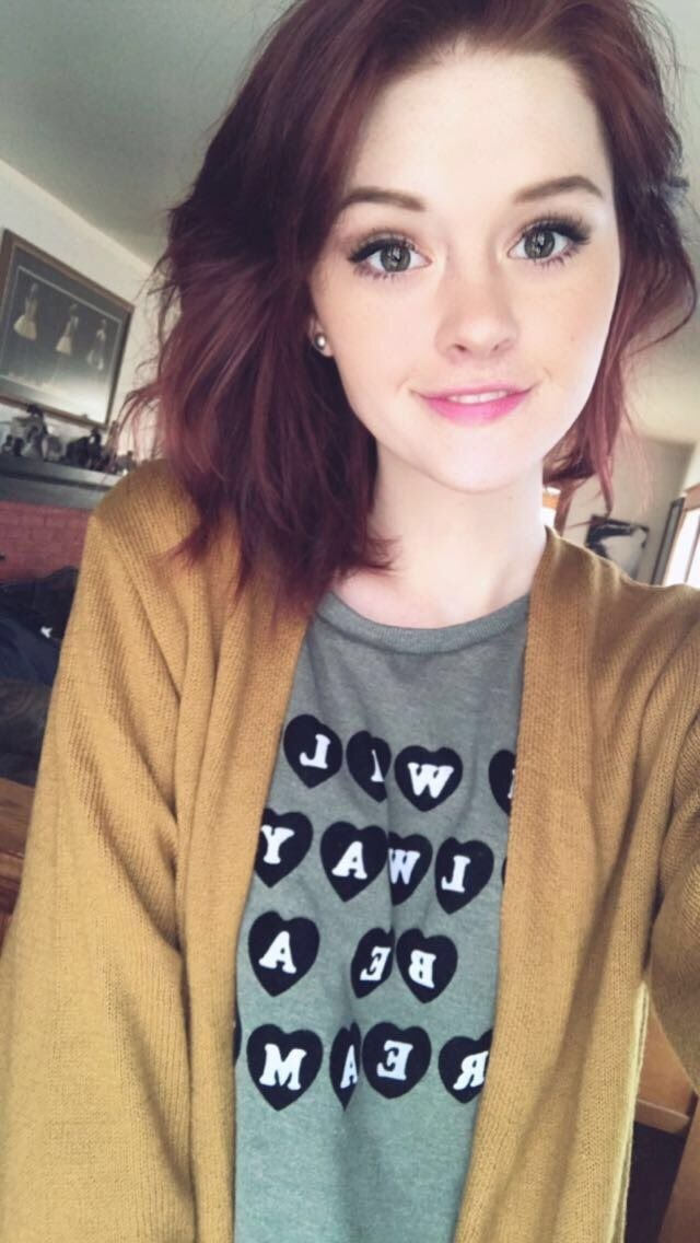JoyeGrzesiynfs's tweet photo. Obviously it wasn’t a haircut I actually wanted, and I’ve complained about it so much that I honestly feel annoying at this point lol. But now it’s grown a lot and it looks much more feminine again. https://t.co/KfDVHkCXgX