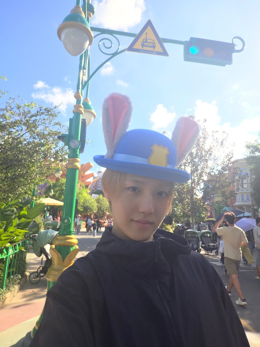 WeTeuMesPH's tweet photo. 260831 | 📸 WEVERSE 
  
#DOYOUNG: "사진 고르기 힘들었다
자  선물 💝?"

🔗https://t.co/MTvk5D3BRd

트레저 도영 #도영 
#キムドヨン #トレジャーキムドヨン 
#TREASURE #트레저 #トレジャー 
@treasuremembers

++ https://t.co/LyXuxYHlUp