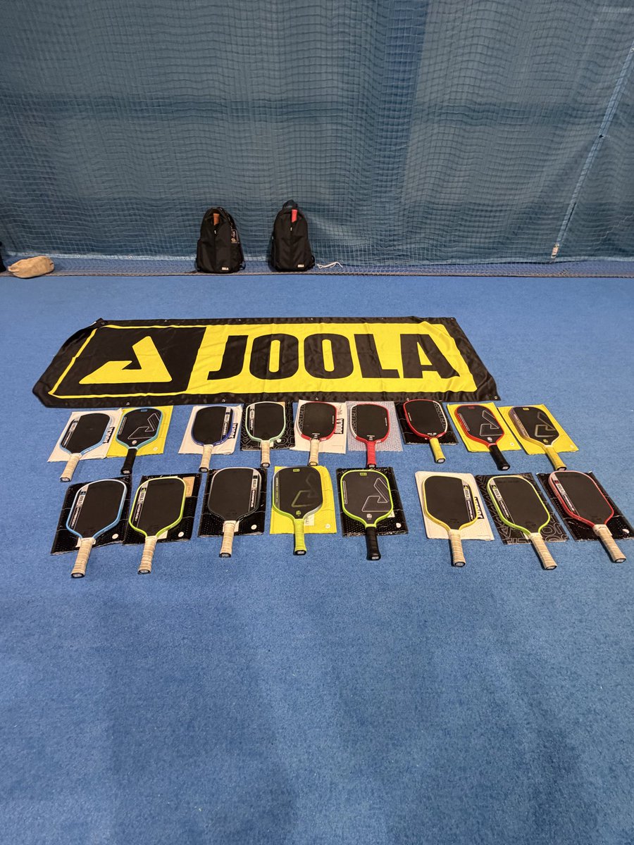 NaturallyPickle's tweet photo. 【JOOLA（ヨーラ）試打会を開催！】
昨日の練習会にてJOOLAの試打会を開催！最新パドルを実際に打ち比べながら、打感や操作性を体感できる貴重な時間となりました！開催していただきありがとうございました！ #ピックルボール #pickleball #ピックルボール好きな人と繋がりたい #naturallypickleball https://t.co/4OjvAMuXce
