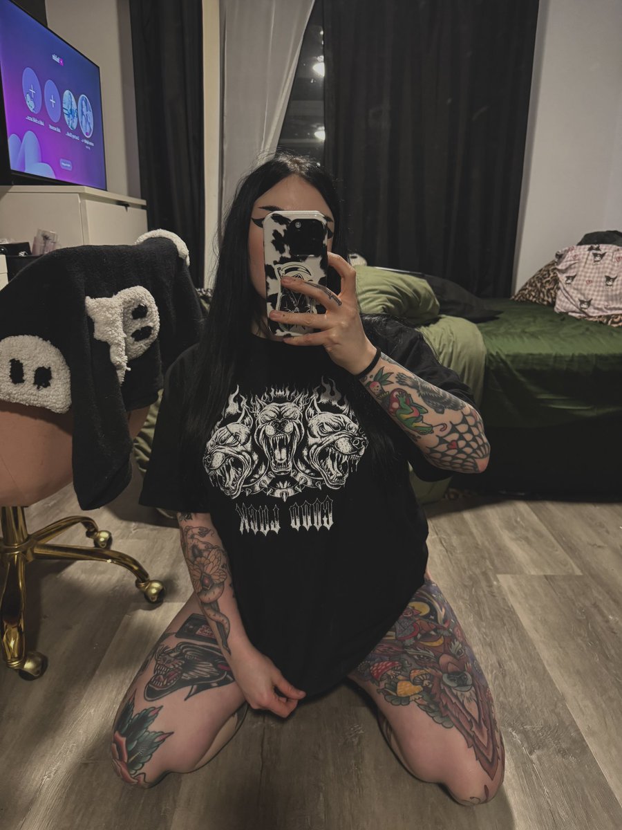 emoratbag's tweet photo. a gal has the worst headache ever rn https://t.co/GzouYECLEq