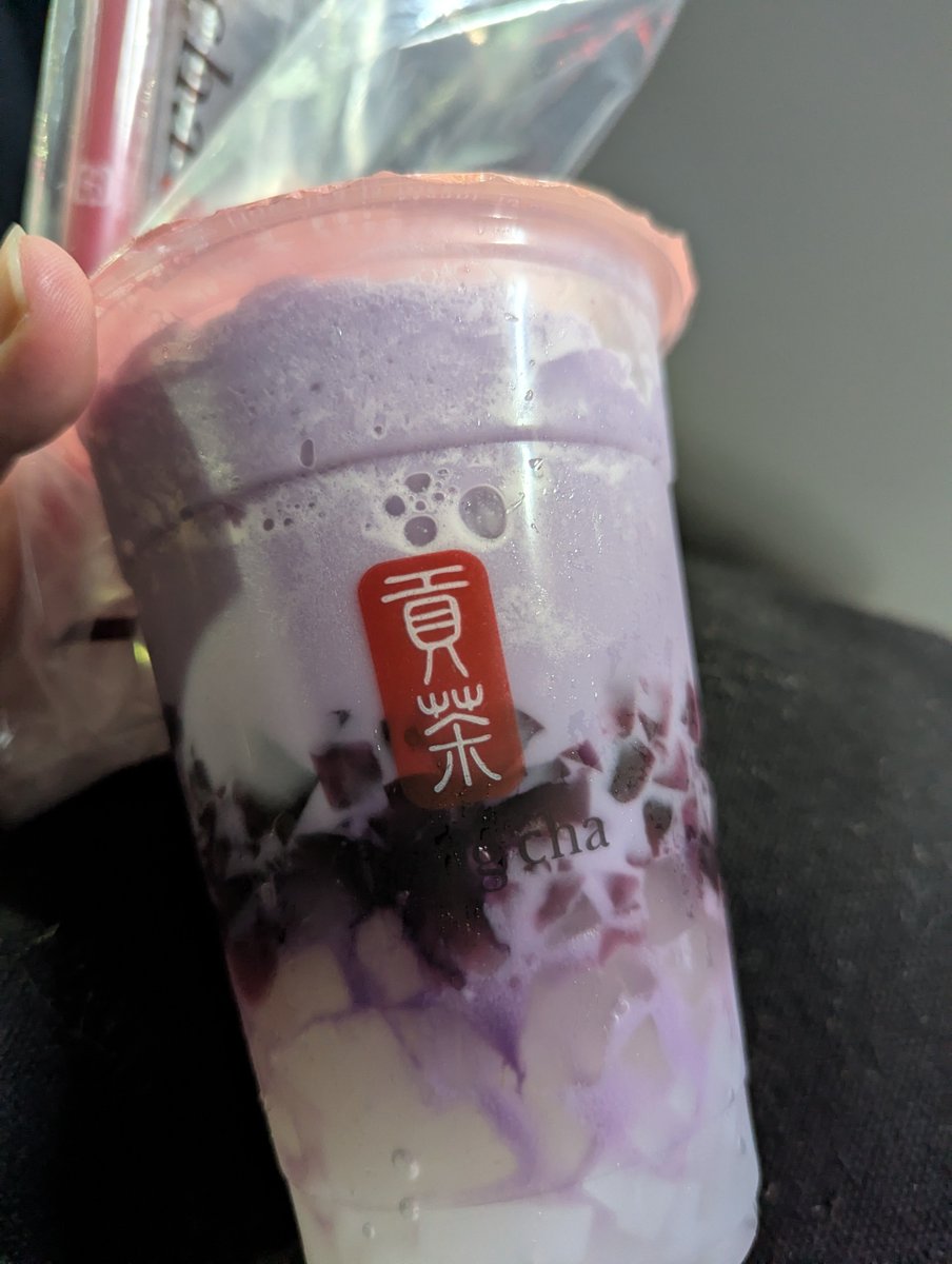 ciefinida's tweet photo. スタバのぶどうは間に合わなかったので、貢茶にした( ˙꒳​˙  )
モバイルだと今日からってことで、チケット使ってジュラッティー＋ナタデココ・アロエ追加で°・*:.。.☆
今月は嵐のような日々だったけど、よく頑張りました💮
明日からはご褒美観劇も待ってるから、マイペースにやる(*•̀ㅂ•́)و✧ https://t.co/Qf2Qb2hNHv